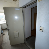 (玄関)