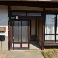 (玄関)